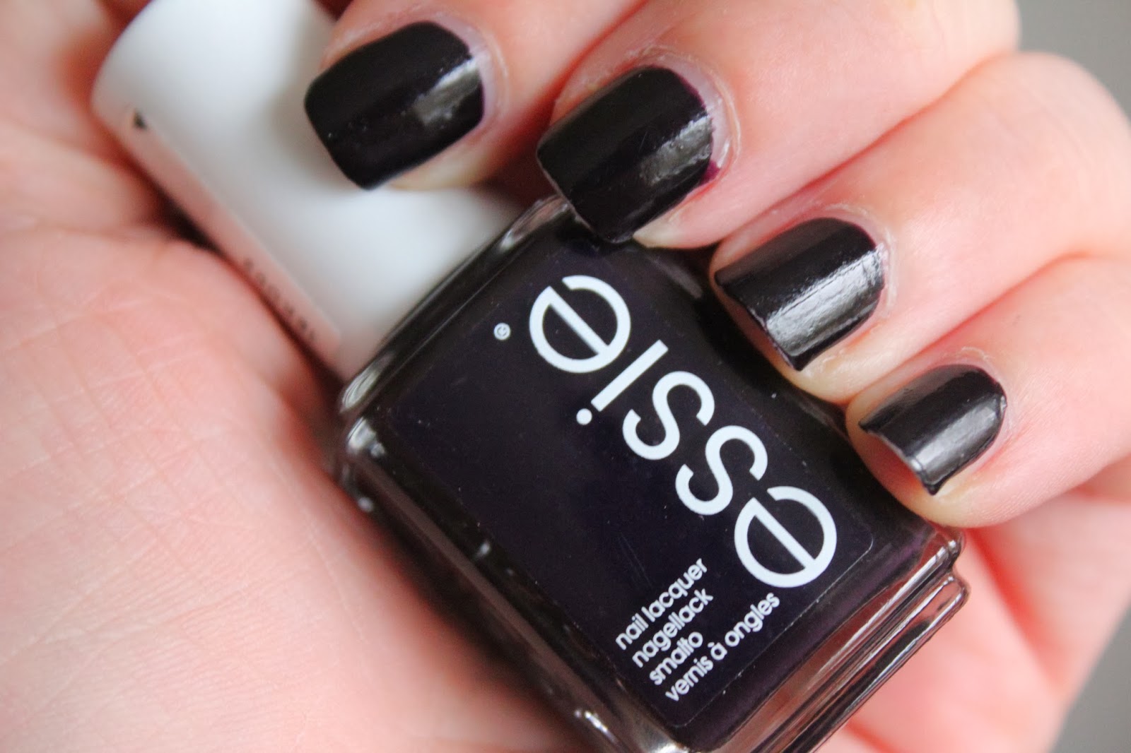 Essie Nail Polish Luxedo 736